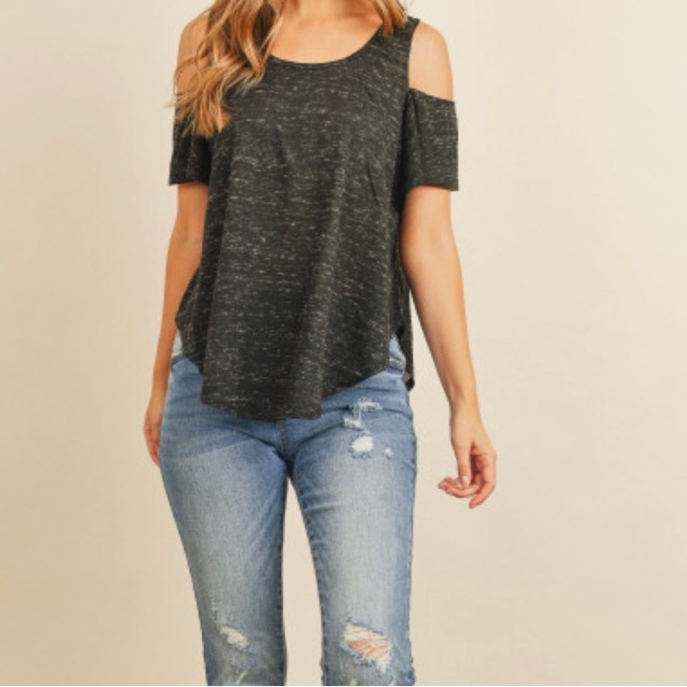 Light weight L.A.HEART black top. PERFECT SUMMER TOP. Open shoulder, S, M,L